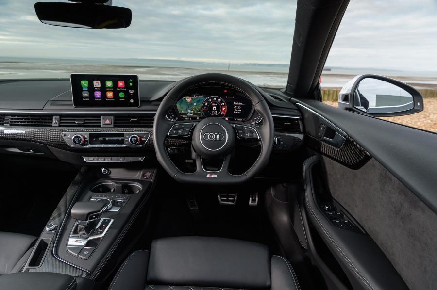 Торпедо Audi S5 Sportback 2017 года  (UK) (фото 35 из 40)